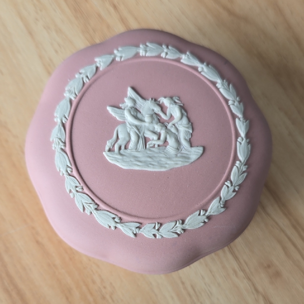 Wedgwood Jasperware Pink Trinket Scolloped Box